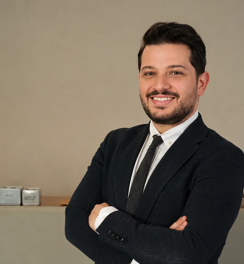 Doç. Dr. Türker Yücesoy, ağız, diş ve çene cerrahı
